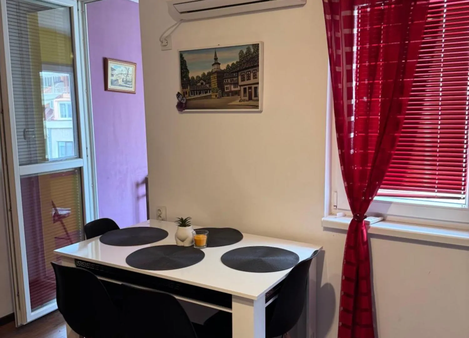 בורגאס The Central Studio 0*,  בולגריה
